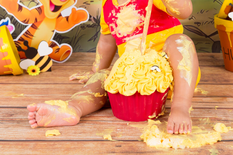 Winnie the Pooh cakesmash